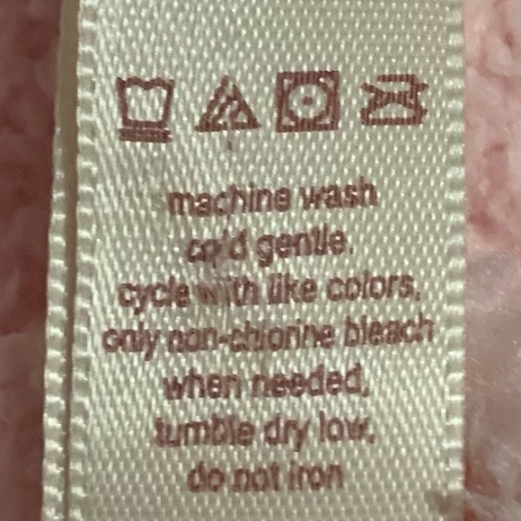 MALIBU LUXXE 100% poly Loungewear Feather Yarn Ladies soft pink robe size L/XL - Picture 8 of 14